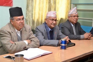 माधव नेपाल र झलनाथ खनालसहित ११ नेतालाई पार्टीको साधारण सदस्य समेत नरहने गरि  निष्कासन!! 