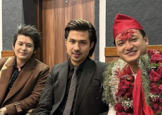 एउटै फ्रेममा सलिनमान बनियाँ, अनमोल केसी र सलोन बस्नेत